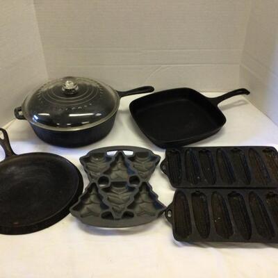 F535 Lot of Cast Iron Skillets and Muffin Pans