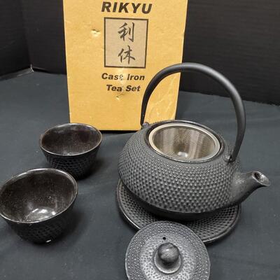 Rikyu Cast-Iron Tea Set