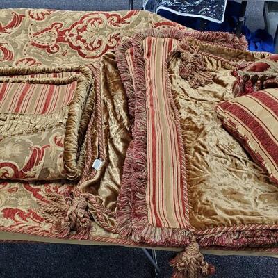 Austin Horn Collection Ca. King Bed Set