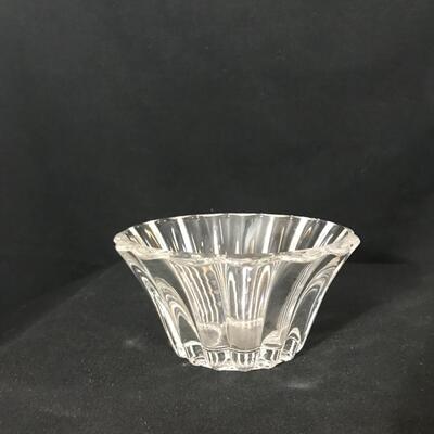 Lot 221: Assorted Vintage Heisey Glass Serving Dishes