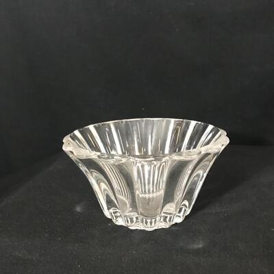 Lot 221: Assorted Vintage Heisey Glass Serving Dishes