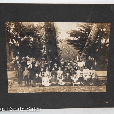 ANTIQUE - LARGE MOUNTED CLASS PHOTO