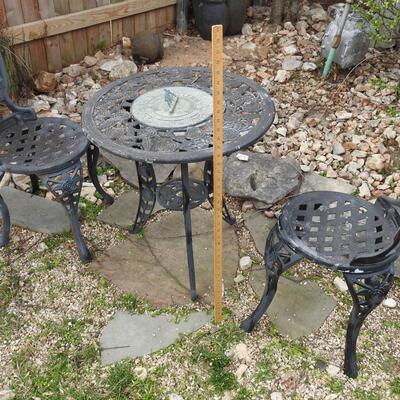 Cast iron bistro table with 2 chairs