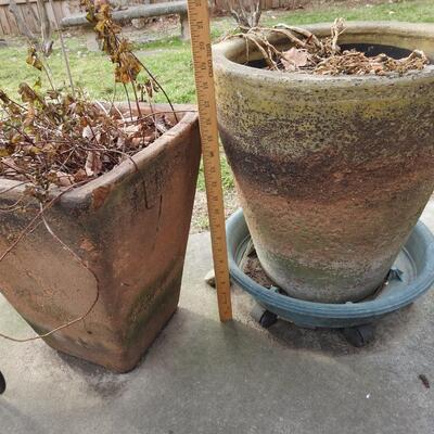 Pair of terra cotta planters