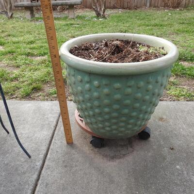 Ceramic planter