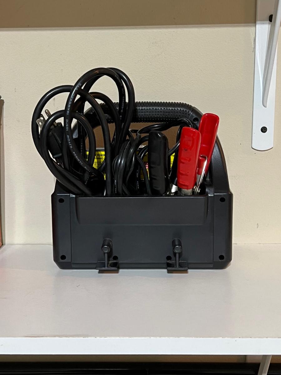 Black And Decker Smart Battery Charger for Sale in Draper, UT