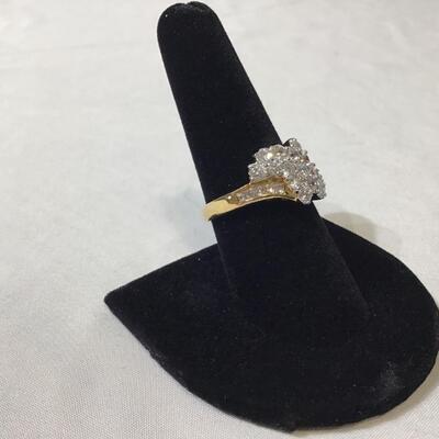 Fashion Ring W/Cz stones