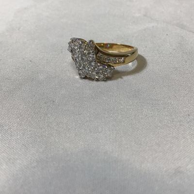Fashion Ring W/Cz stones