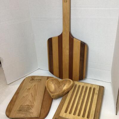 G567 Lot of Cutting Boards & Hand Crafted Peel by David R. Wolfert & Hand Carved Heart Shaped Bowl