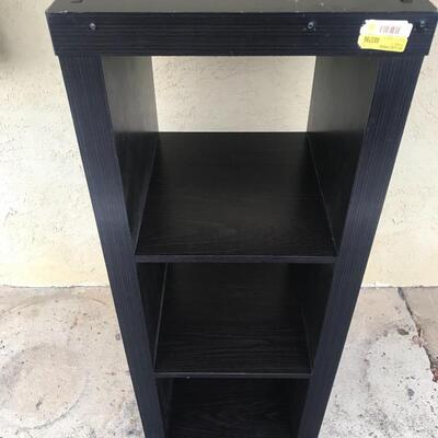 Lot 270: Cube Bookshelf (Versatile Can Be Used on Side as Bench/Books for Kids too)