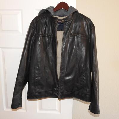 Tommy Hilfiger menâ€™s hooded bomber jacket