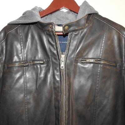 Tommy Hilfiger menâ€™s hooded bomber jacket