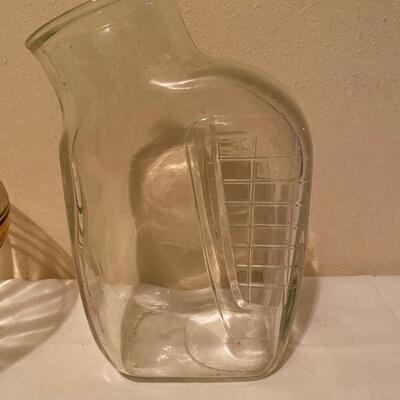 Lot of vintage glass items