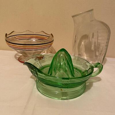 Lot of vintage glass items