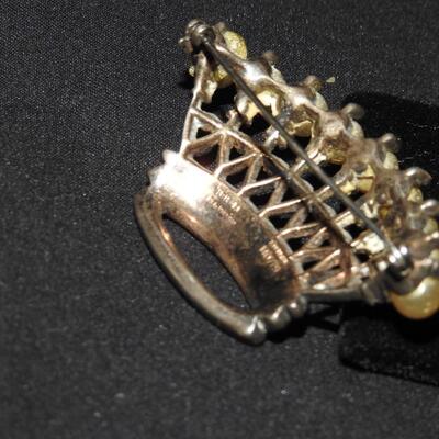 Trifari daisy brooch sterling silver