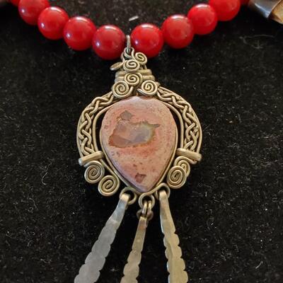 Druzy Stone Pendant with claws