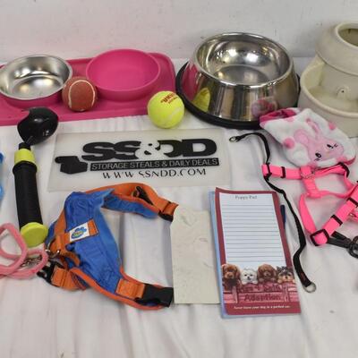 Pet Lot: Food/Water Bowls, Leashes, Ball Thrower, Tennis Balls