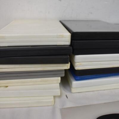 Lot of 25 CD/DVD Cases, Assorted Colors