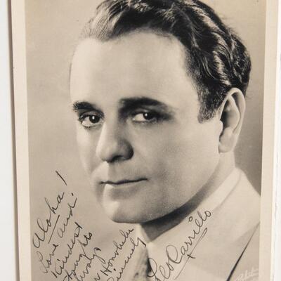 AUTOGRAPHED PHOTO - LEO CARRILLO