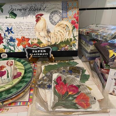 Lot 232 Paper Products Extravaganza Placemats Napkins Plates
