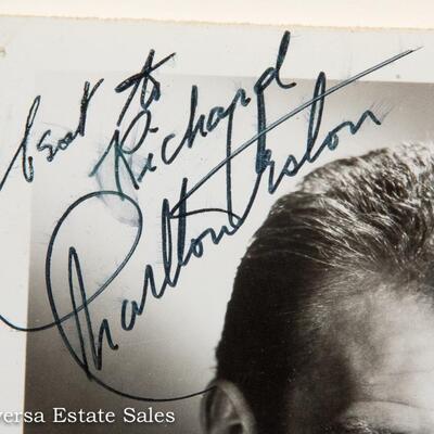 AUTOGRAPHED PHOTO - CHARLTON HESTON