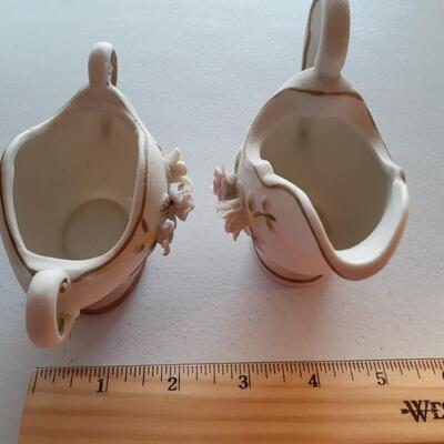 2 vintage porcealan collectables