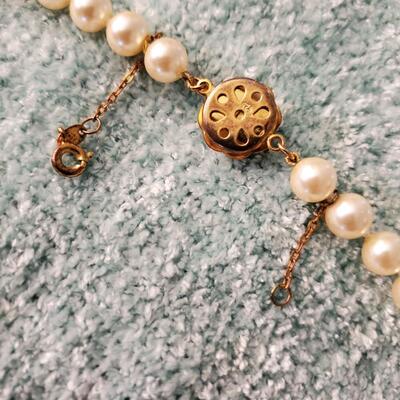 18" cream color pearls