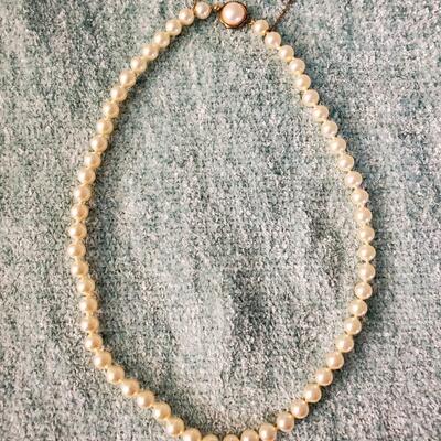 18" cream color pearls