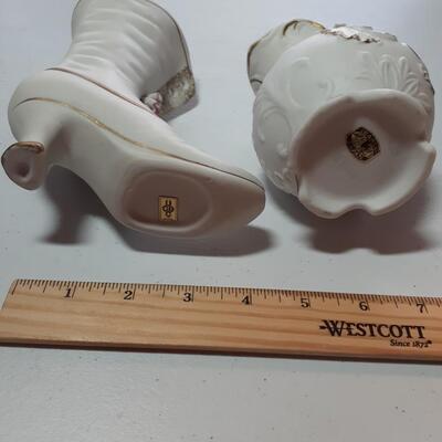 2 vintage collectable porcealan figurines