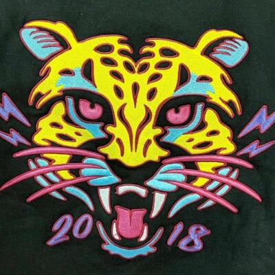 Snapchat Logo King by Snap Inc 2018 Embroidered Tiger Black Sweatshirt sz Large - New