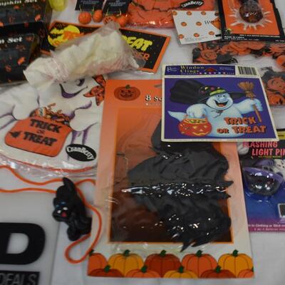 Halloween Décor: Earrings, Bells, Lights, Pumpkin, Signs, Bats and More! - New