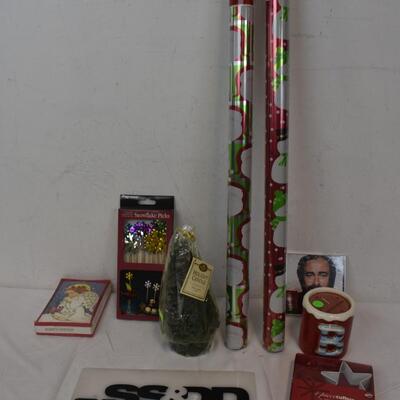 7 Items of Christmas: Tree Candle, 4-Piececutter, Snowflake Picks, Cards - New