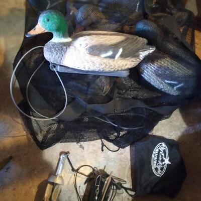 LOT 39   CONFIDENCE LINE DECOY AND JERK LINE