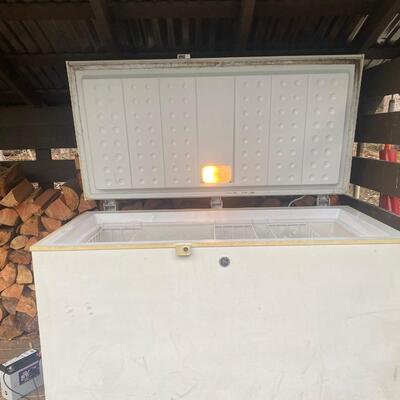 GE Chest Freezer, 11 cubic foot capacity