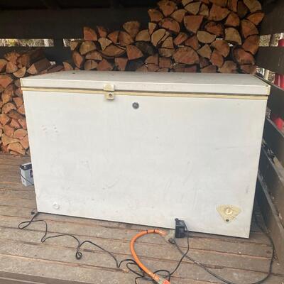 GE Chest Freezer, 11 cubic foot capacity
