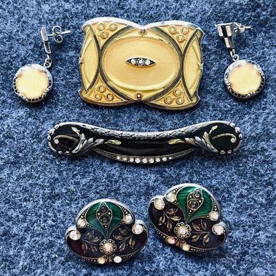 Lot 238 Group Resin Enhanced Art Deco Jewelry Pins Earrings