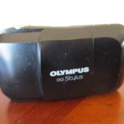 Olympus Camedia D-395 3.2MP Digital Camera & Stylus