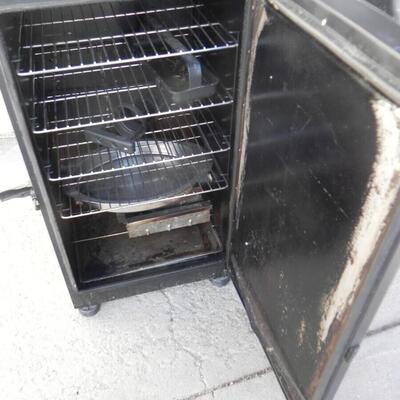 LOT  55  BRASS PRO SHOPS SMOKER