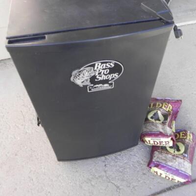 LOT  55  BRASS PRO SHOPS SMOKER