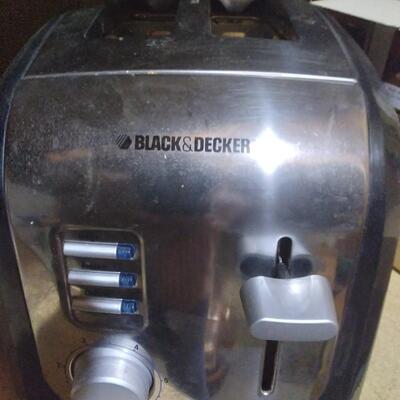 LOT 75 SMALL KITCHEN APPLIANCES