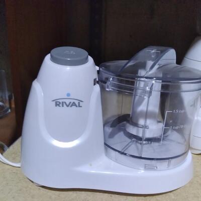 LOT 75 SMALL KITCHEN APPLIANCES