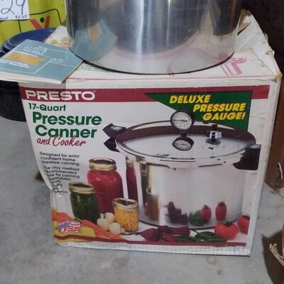 LOT 87  PRESTO PRESSURE CANNER AND SLAINLESS SLEEL POT