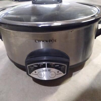 LOT  89  STAINLESS STEEL CROCK PIOT AND GE PROCESSOR