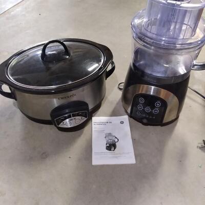 LOT  89  STAINLESS STEEL CROCK PIOT AND GE PROCESSOR