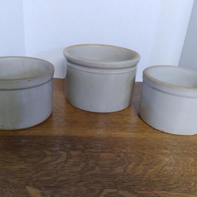 LOT  86  SMALL CROCKS