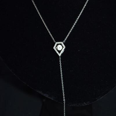 Silver lariat necklace