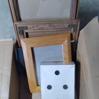 LOT 93 PICTURE FRAMES AND PHOTO ALBUM