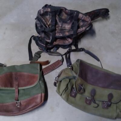 LOT  94 CARRY BAGS