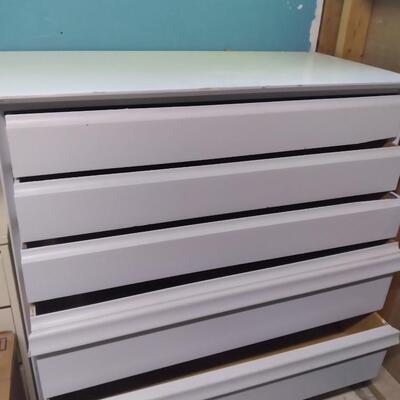 LOT 96  WHITE  WOODEN CHEST OF DRAWER