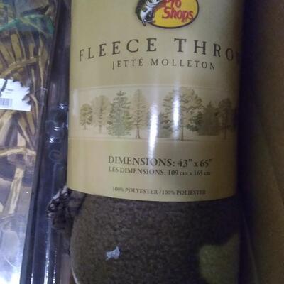 LOT 95  CAMAFLOUGE ITEMS